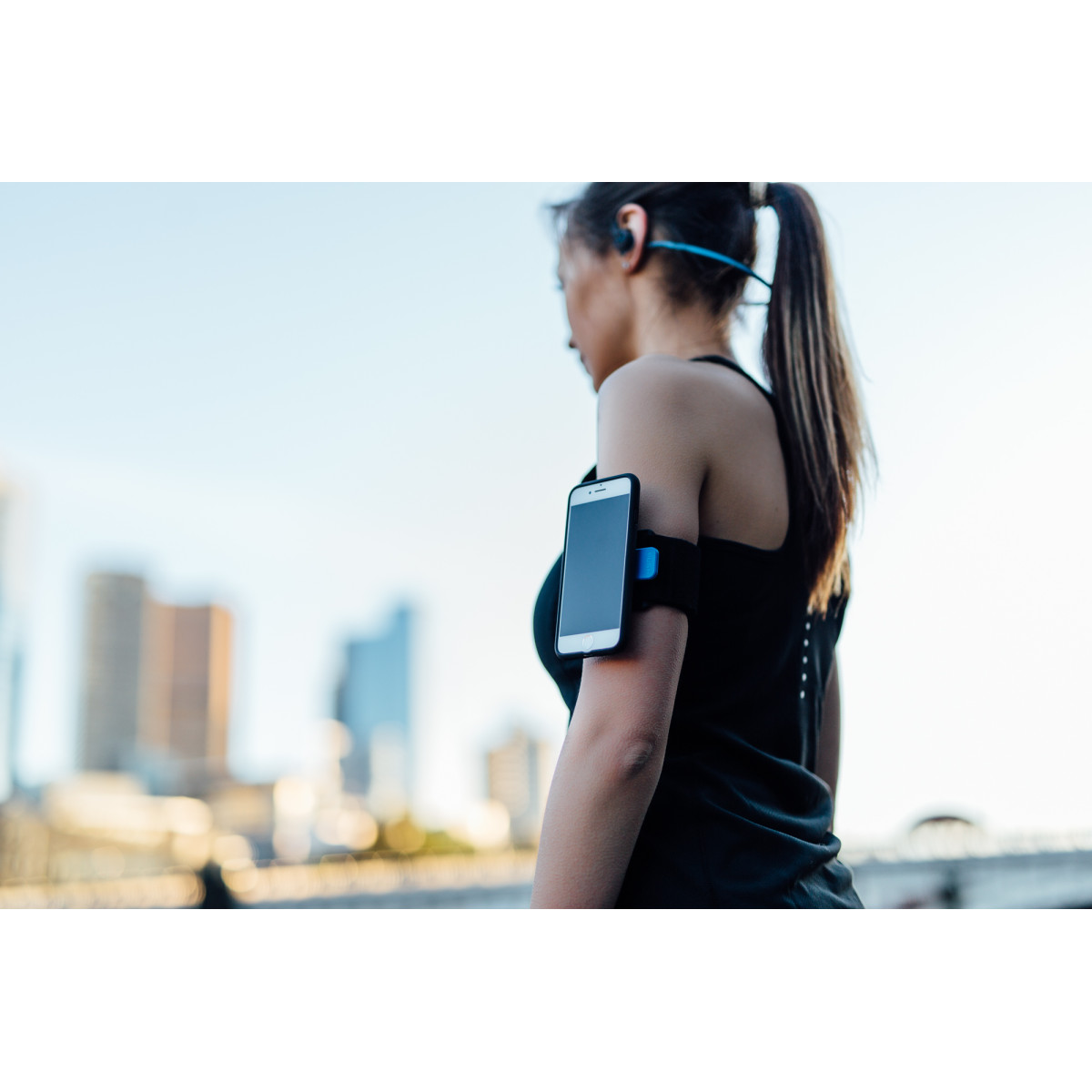 Iphone 11 best sale running armband nike